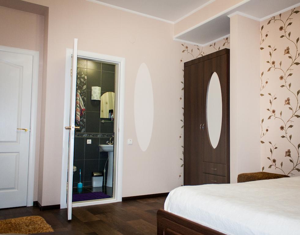 Vesela Bdzhilka Hotel Sumy Phòng bức ảnh